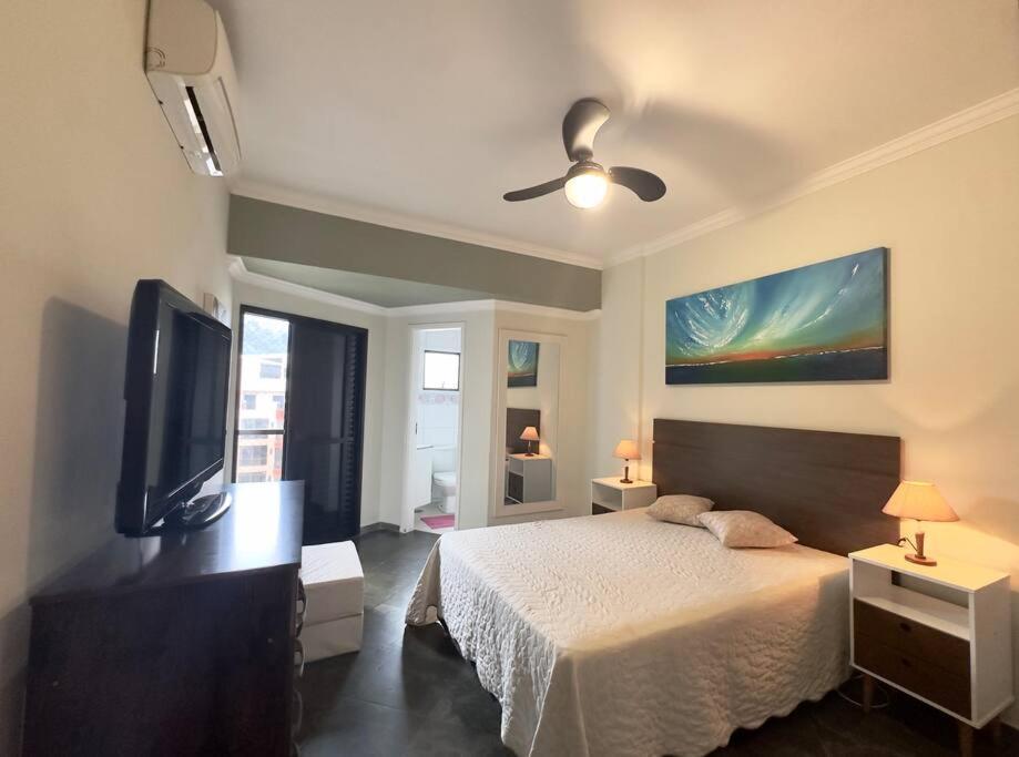 Apartamento Golden Apto 4 - Cond Beira Mar, 3 Dorm, 2 Suites, Ar-cond, Wi-fi, 2 Garagens, Piscina *