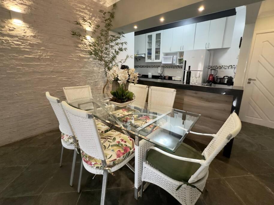 Golden Apto 4 - Cond Beira Mar, 3 Dorm, 2 Suites, Ar-cond, Wi-fi, 2 Garagens, Piscina *