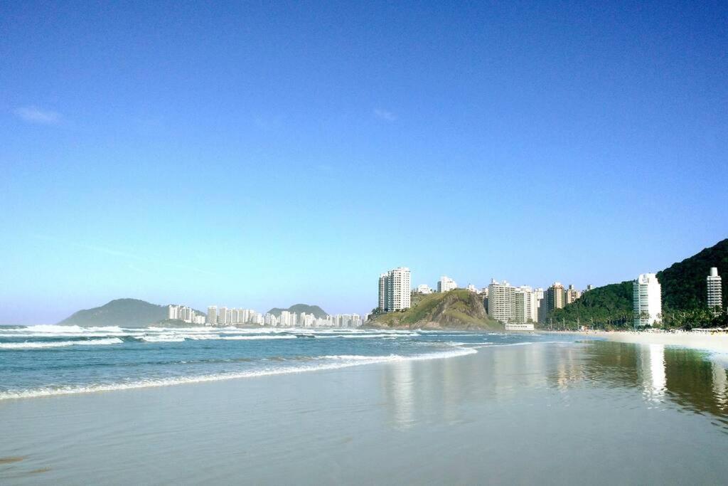 Golden Apto 4 - Cond Beira Mar, 3 Dorm, 2 Suites, Ar-cond, Wi-fi, 2 Garagens, Piscina Apartamento Guarujá